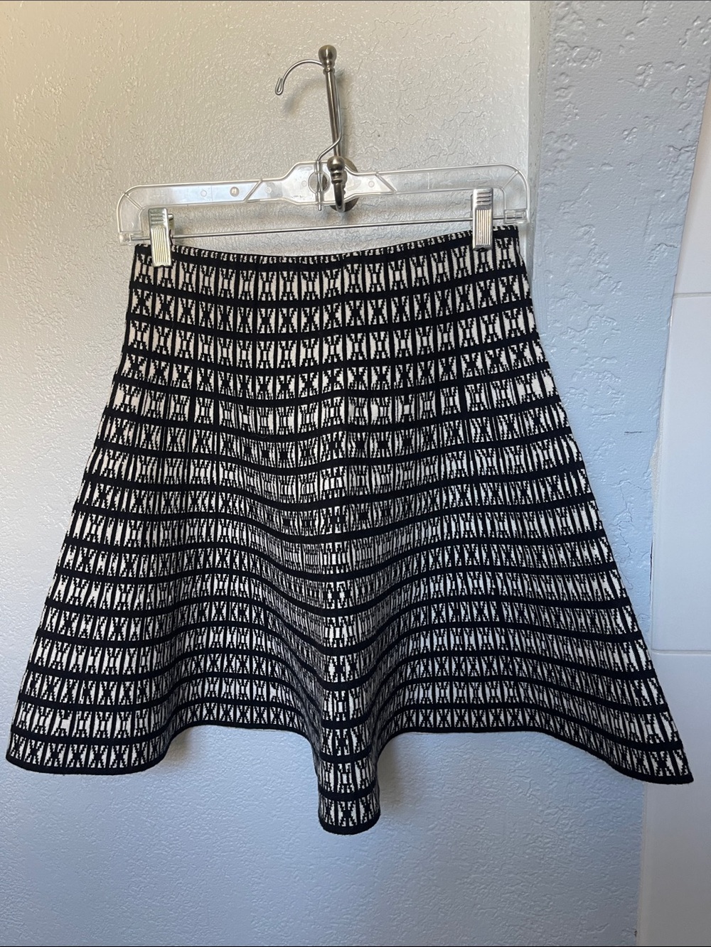Cynthia Rowley XS Black and White Patterned A-Line Sweater Skirt